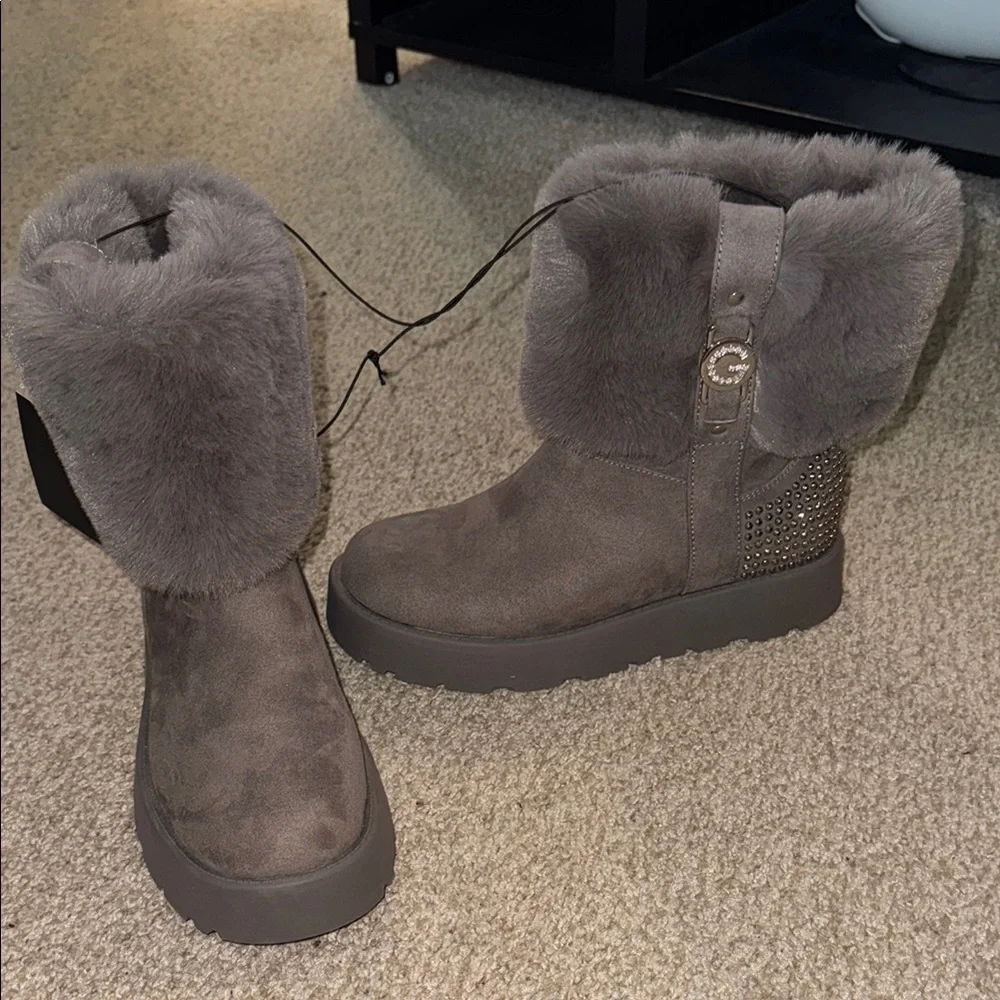GBG  Boots - Picture 2 of 10